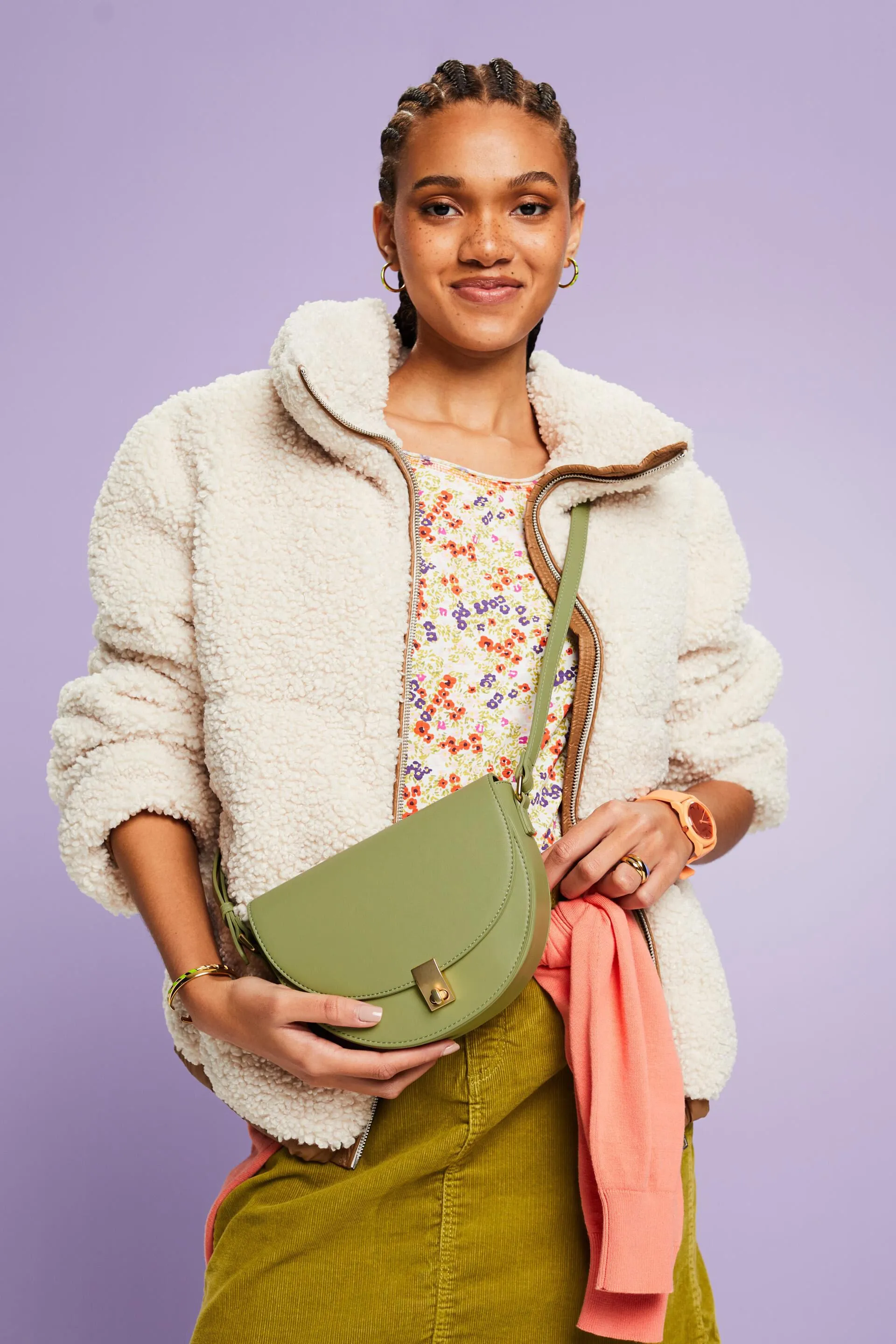 Bolso cruzado curvado