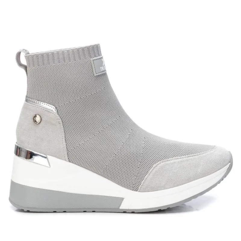 Botín de mujer XTI 044172 Gris