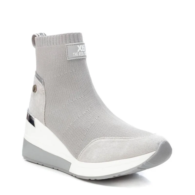 Botín de mujer XTI 044172 Gris