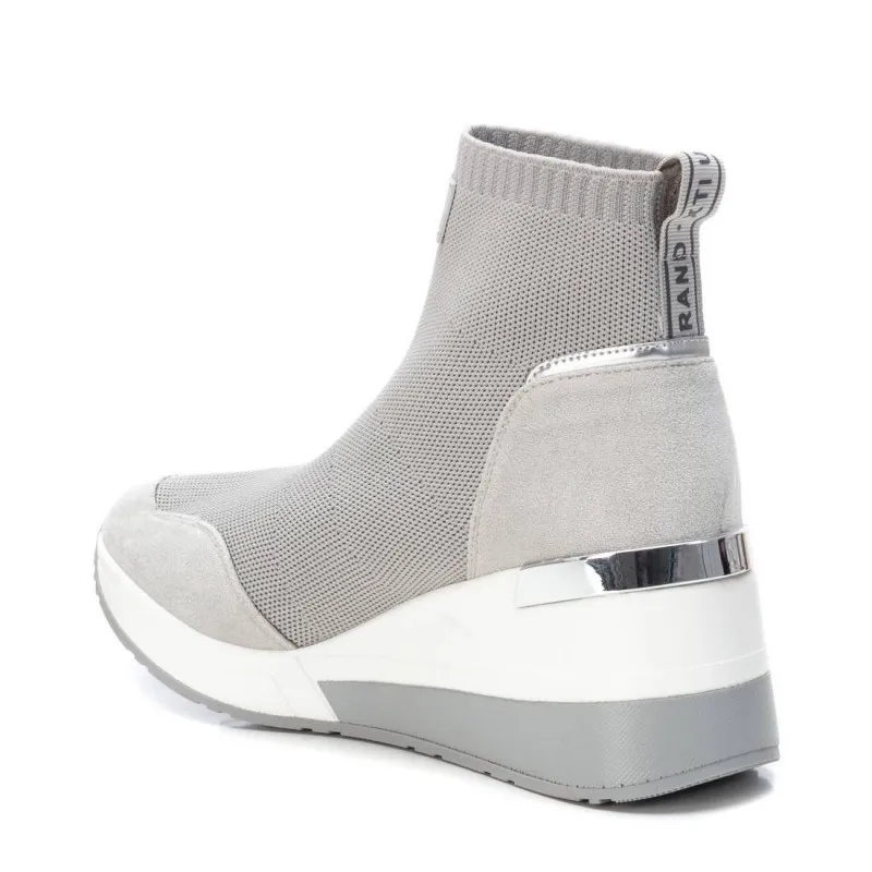 Botín de mujer XTI 044172 Gris
