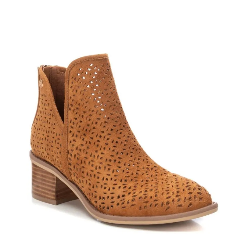 Botín de mujer XTI 142383 Camel