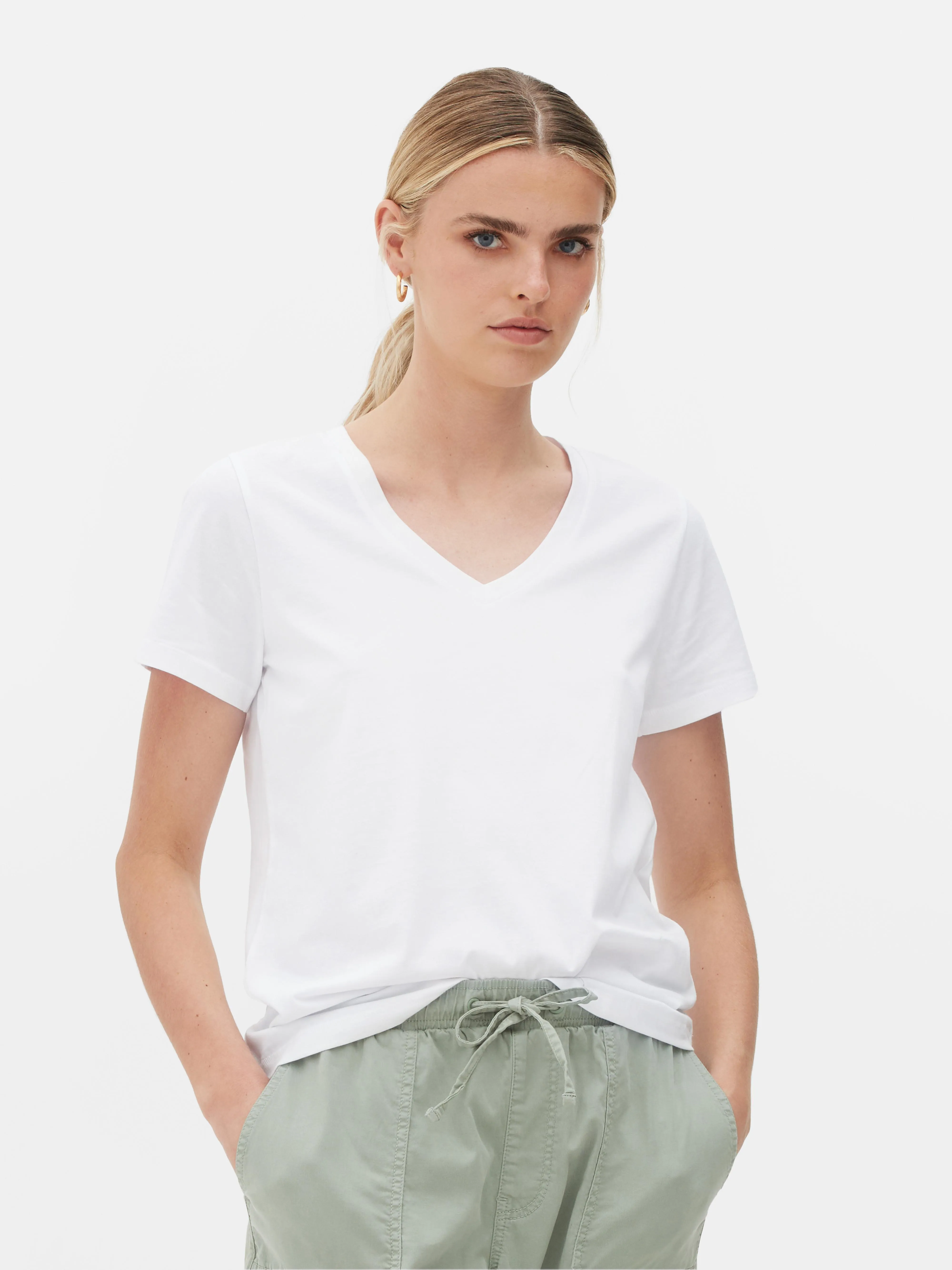 Camiseta de manga corta con cuello de pico