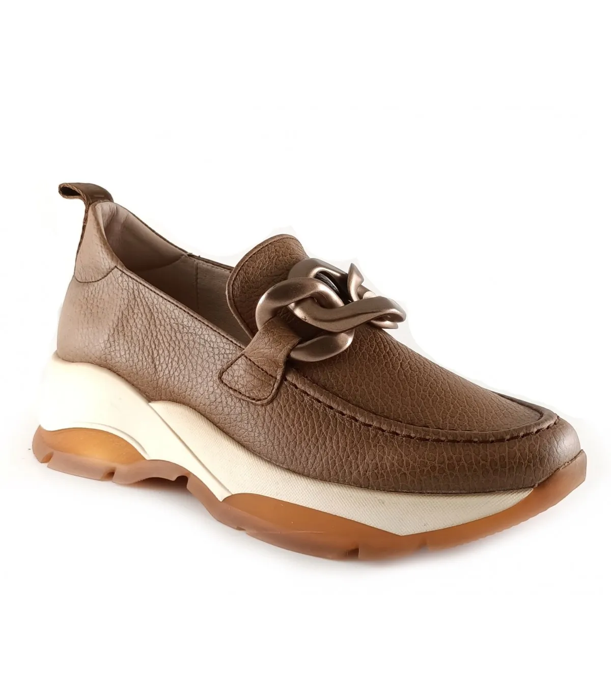 Mocasín con cadena en el empeine