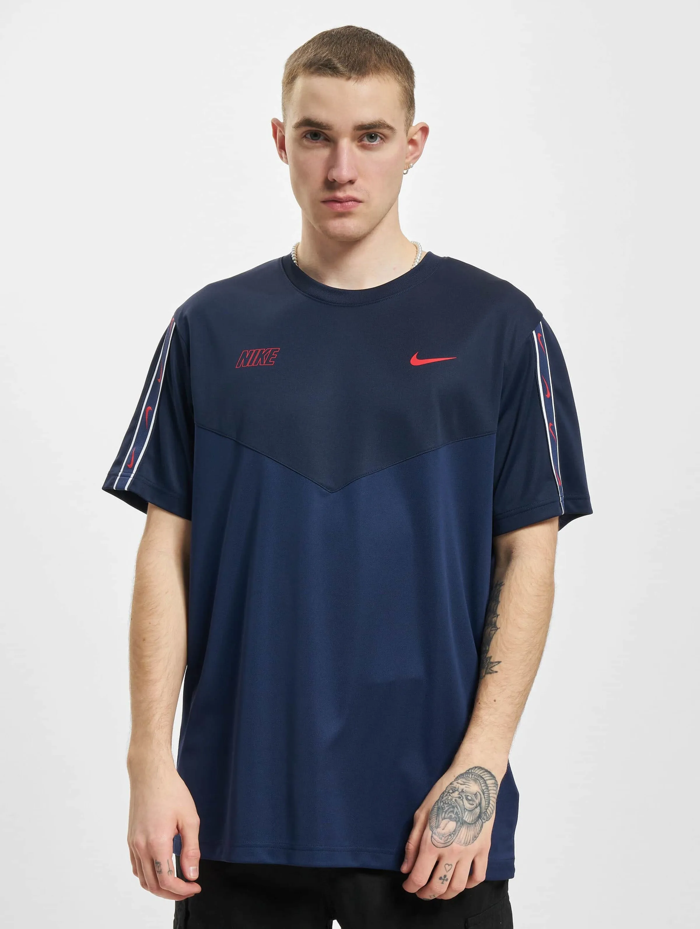 NIKE NIKE NSW REPEAT TSHIRT BLUE/BLACKENED BLUE/WHITE