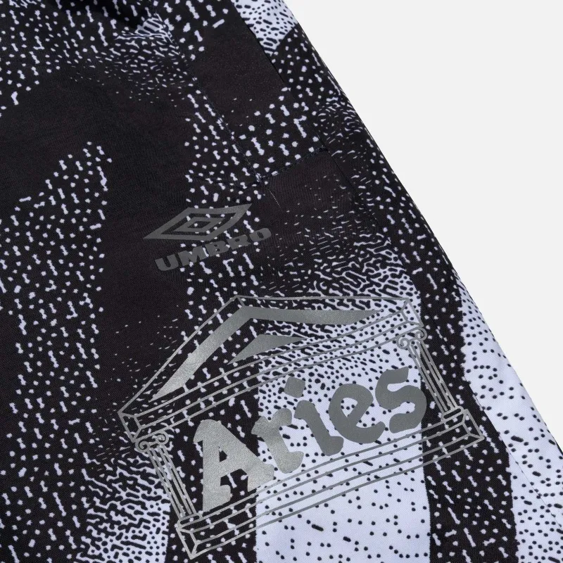 PANTALONES ARIES ARISE UMJM0566CKW X UMBRO TRAINING PANT