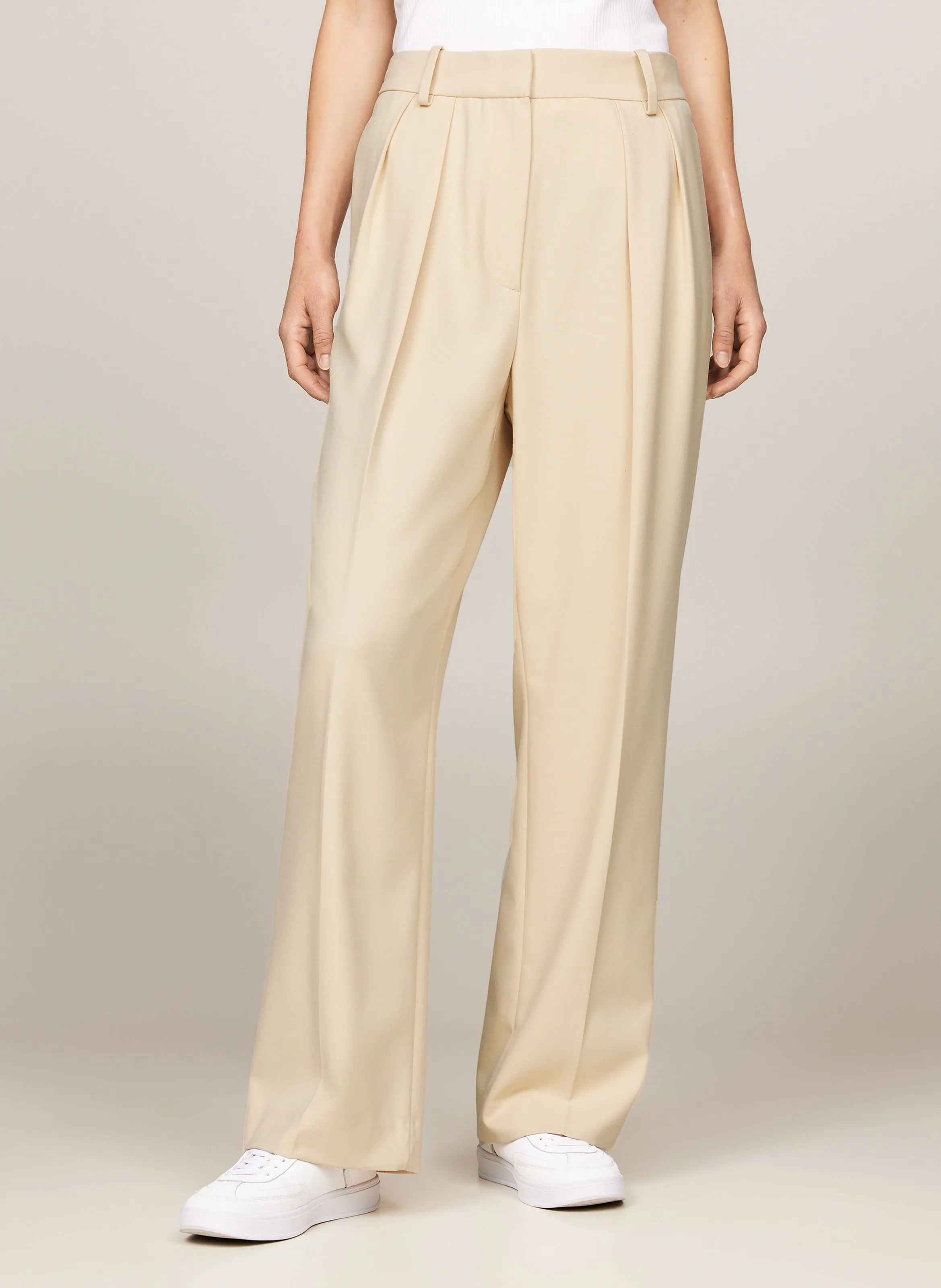 Pantalón ancho de mezcla de poliéster reciclado en beige