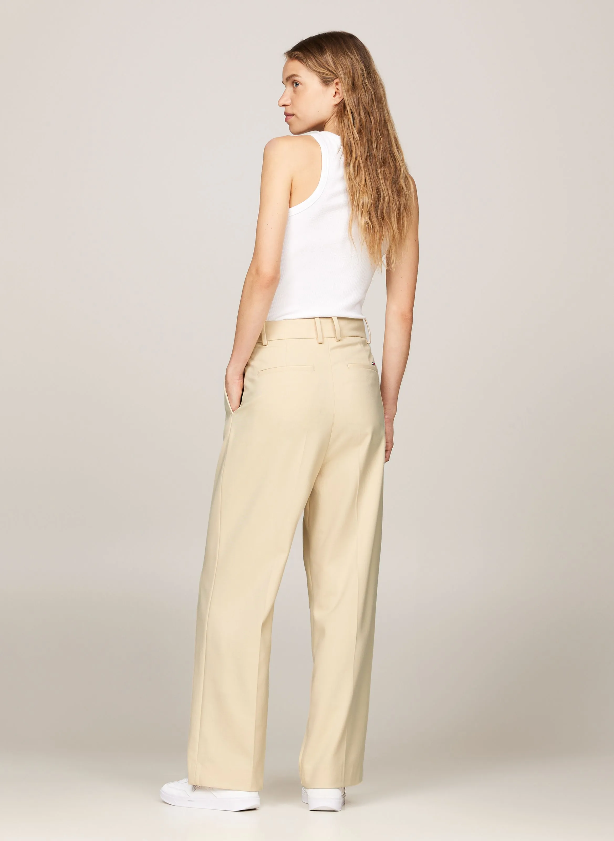 Pantalón ancho de mezcla de poliéster reciclado en beige