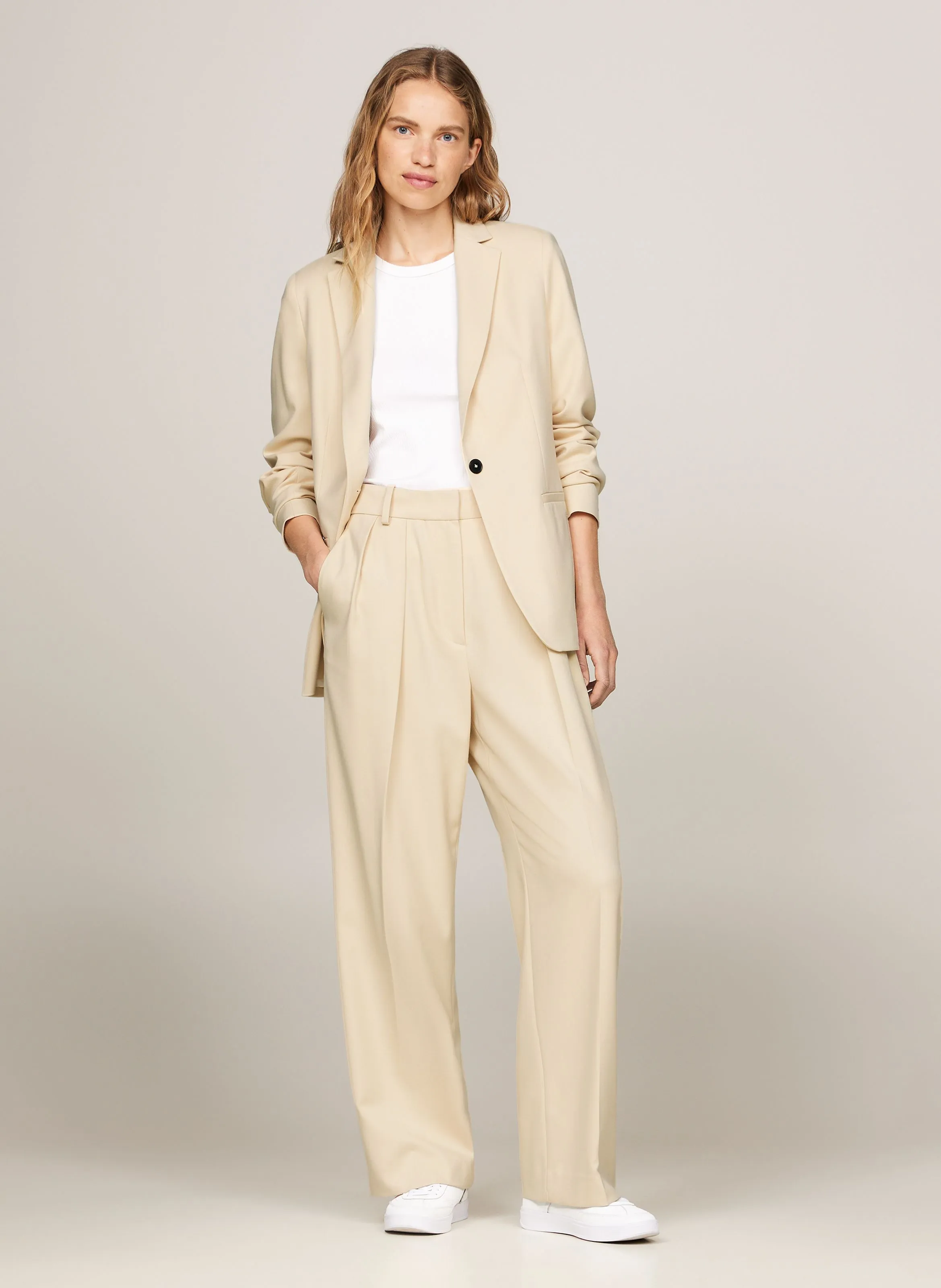 Pantalón ancho de mezcla de poliéster reciclado en beige