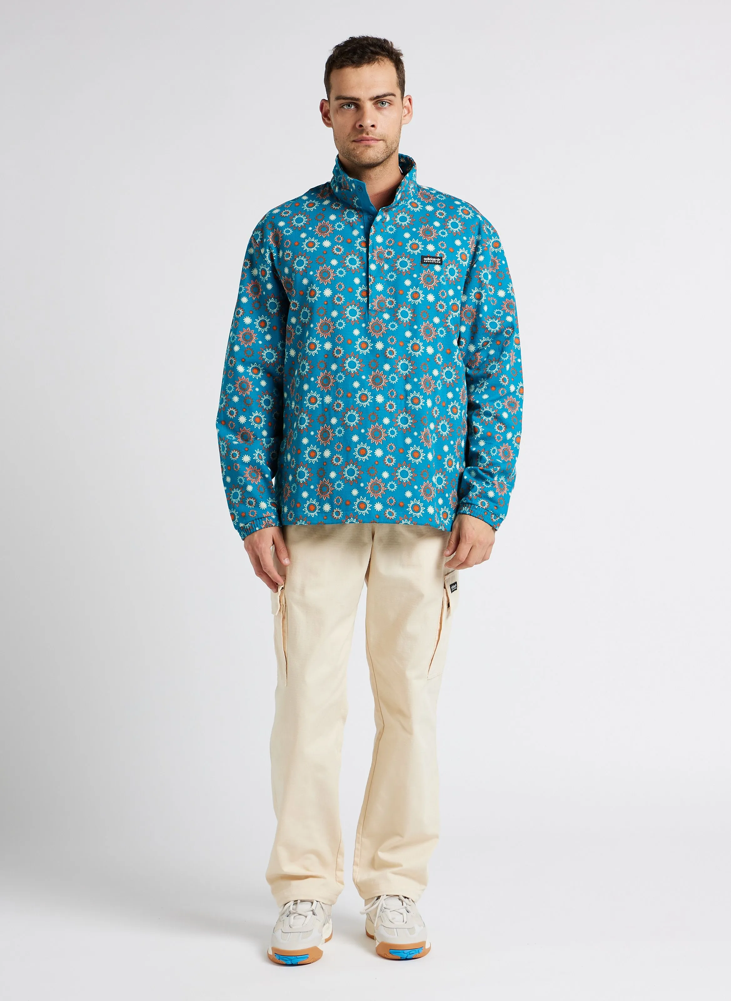 Pantalón cargo holgado en beige