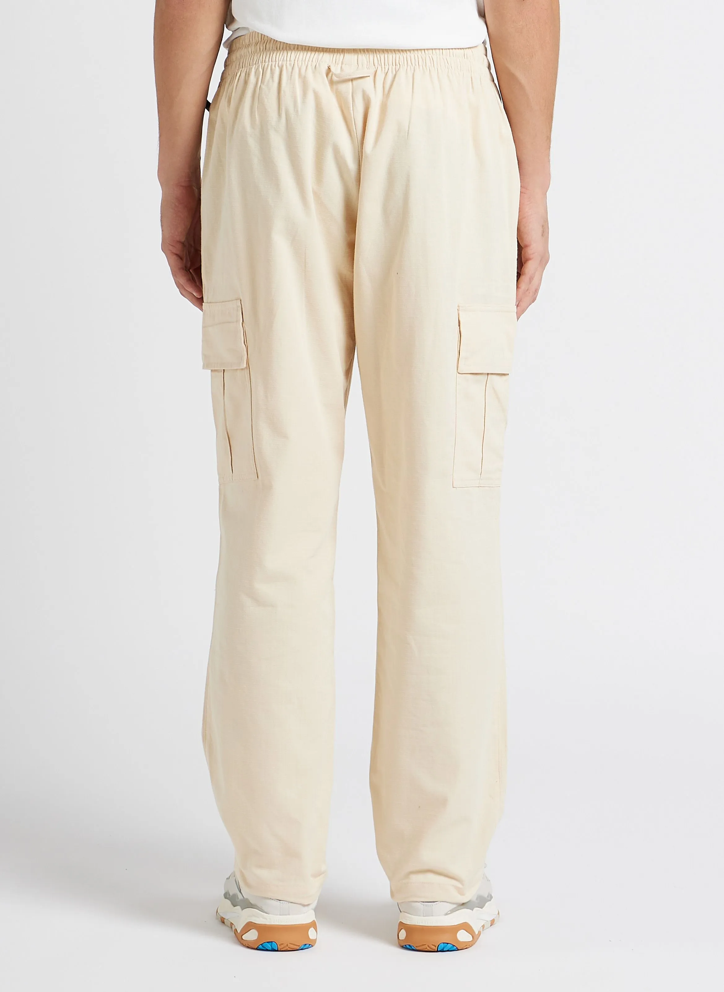 Pantalón cargo holgado en beige