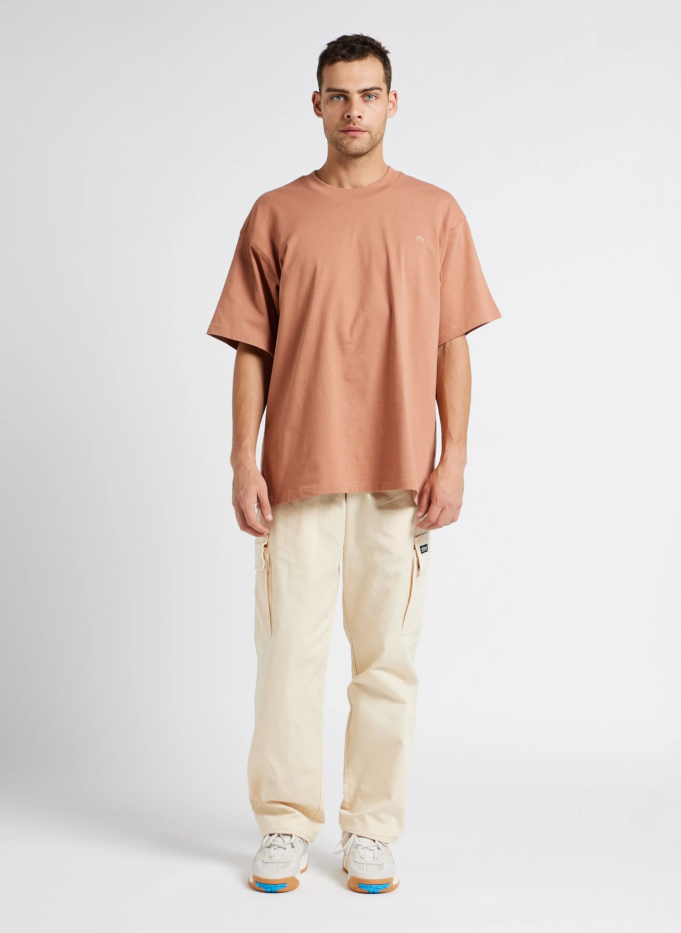 Pantalón cargo holgado en beige