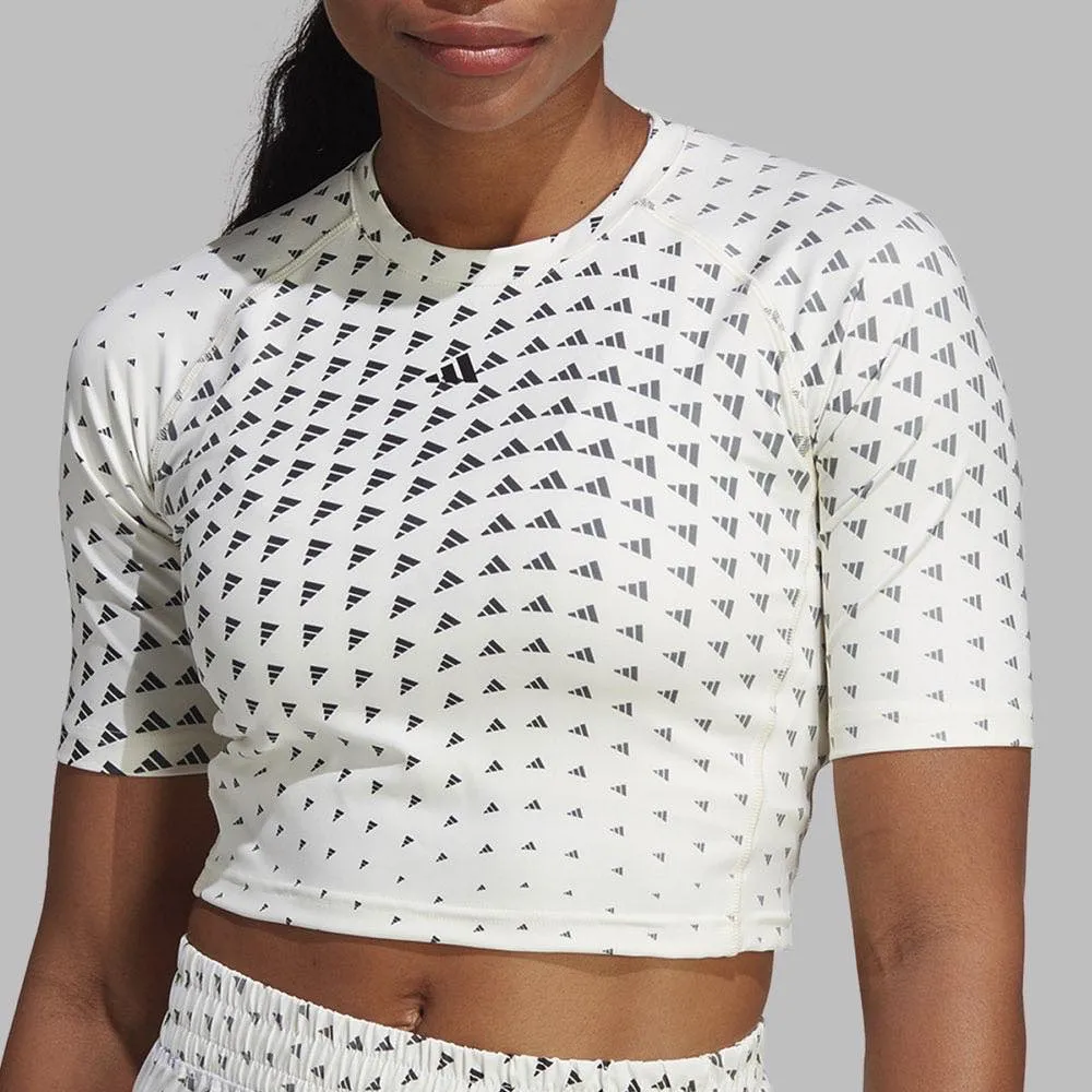 Playera adidas Brand Love Pacer Mujer