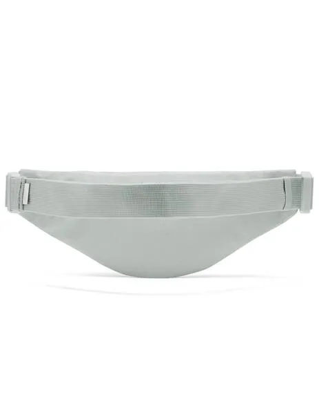 riñonera nike heritage plata de mujer.