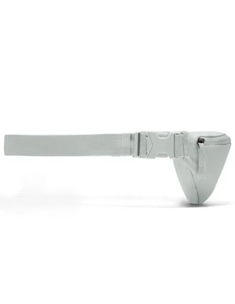 riñonera nike heritage plata de mujer.