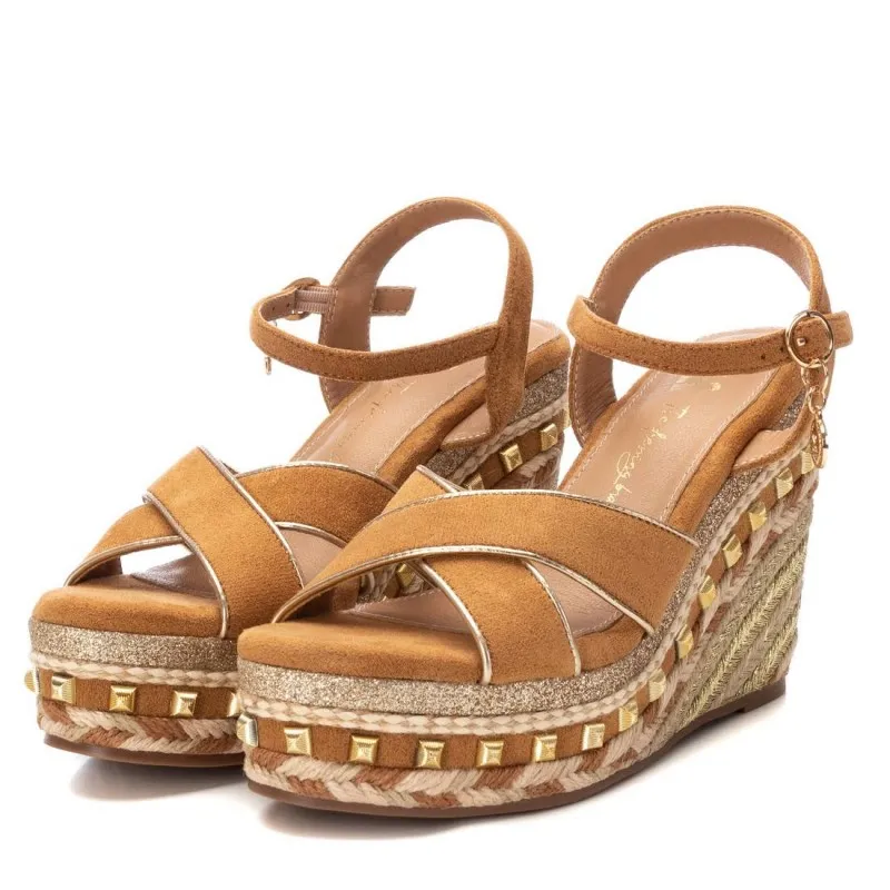 Sandalia de mujer XTI 142670 Camel