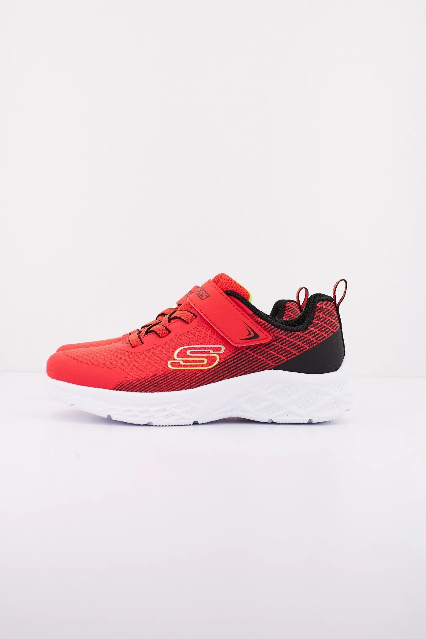 SKECHERS
